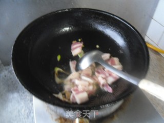 五花肉炖蒜薹的做法步骤：5