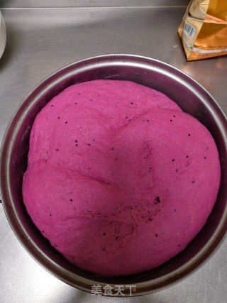 火龙果馒头的做法步骤：2