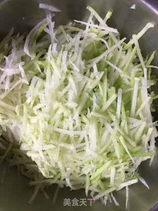 牛肉萝卜馅饺子的做法步骤：5