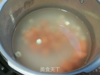 红薯莲子粥的做法步骤：2