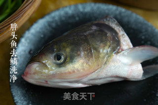 剁椒鱼头的做法步骤：1