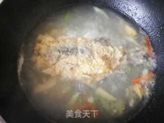 蕃茄白菜鲫鱼汤的做法步骤：8