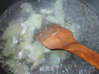 榨菜丝莴笋炒土豆的做法步骤：2