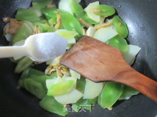 榨菜丝莴笋炒土豆的做法步骤：4