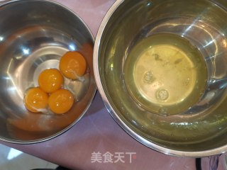 抹茶奶油卷的做法步骤：2