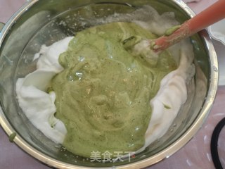 抹茶奶油卷的做法步骤：12