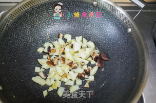 12个月以上牛油果虾仁炒饭的做法步骤：5
