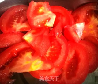 西红柿怎样快速炒鸡蛋的做法步骤：1