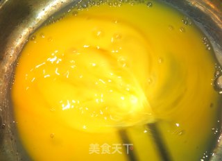 西红柿怎样快速炒鸡蛋的做法步骤：2