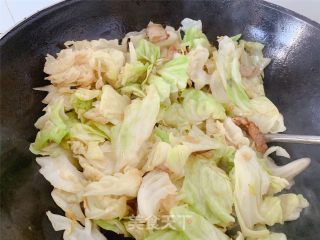 家常手撕包菜的做法步骤：7