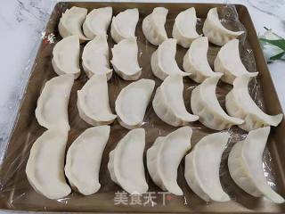白菜猪肉饺子的做法步骤：6