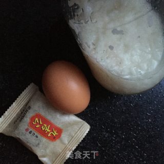 冰糖甜酒蛋花的做法步骤：1