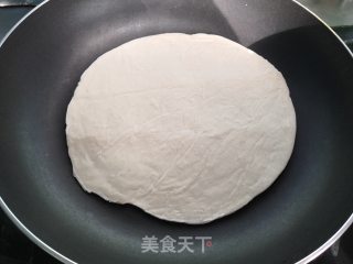 快手鸡蛋灌饼的做法步骤：1