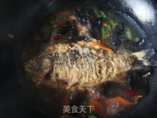 红烧鲫鱼的做法步骤：8