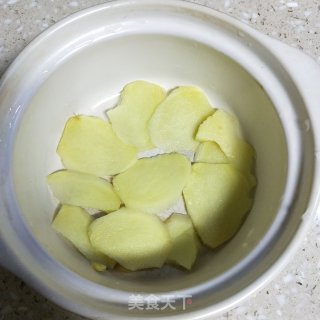 姜葱鸡肉煲的做法步骤：4