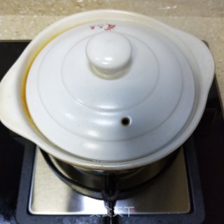 姜葱鸡肉煲的做法步骤：7