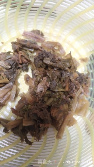 番茄咸菜牛肉的做法步骤：2