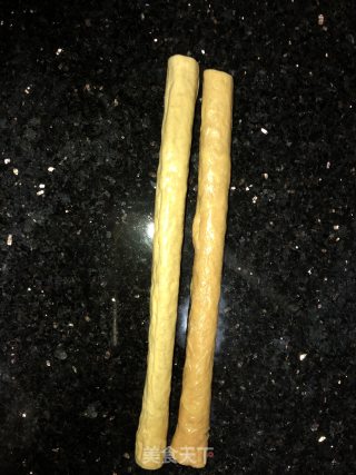 荷兰豆胡萝卜炒豆笋的做法步骤：1