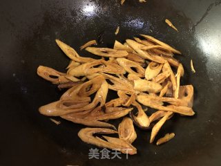荷兰豆胡萝卜炒豆笋的做法步骤：6