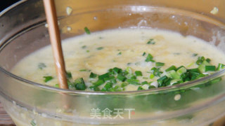 早餐不知道吃什么？黄小米饼，你学会了吗？的做法步骤：3