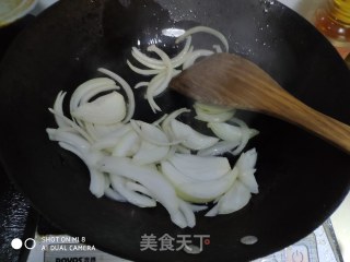 洋葱炒鱿鱼的做法步骤：4