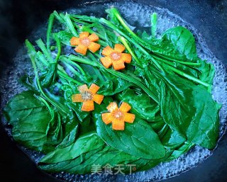 菠菜鸡蛋面的做法步骤：6