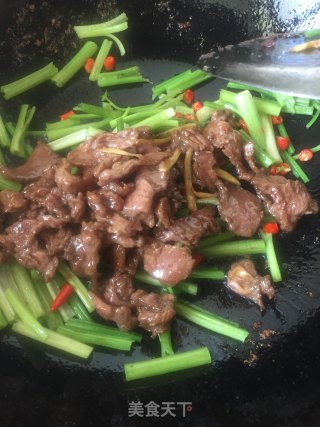 小炒牛肉的做法步骤：3