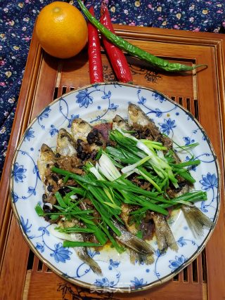 辣蒸小河鱼的做法步骤：9