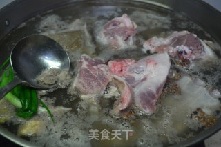 陕西羊肉泡馍的做法步骤：4