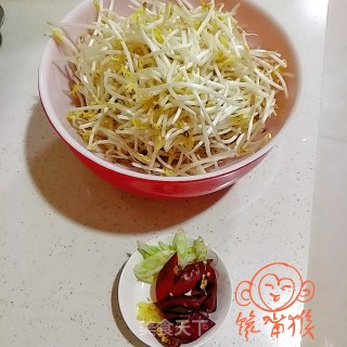 酸辣绿豆芽的做法步骤：2