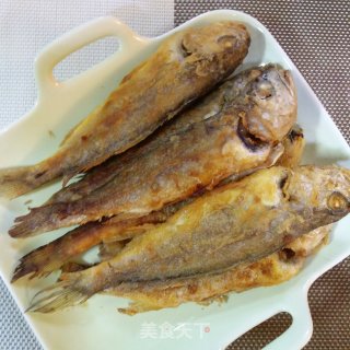 香煎黄花鱼的做法步骤：7