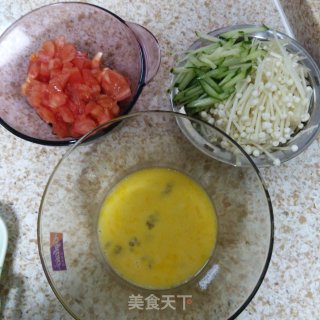 金针菇蛋花汤的做法步骤：2