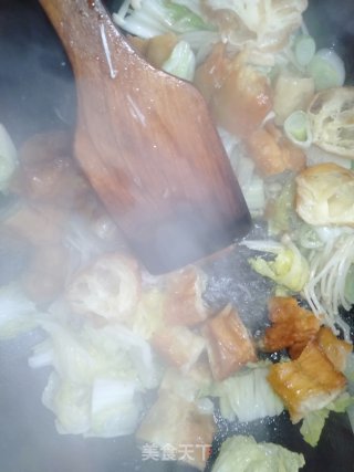 娃娃菜炒油条的做法步骤：5