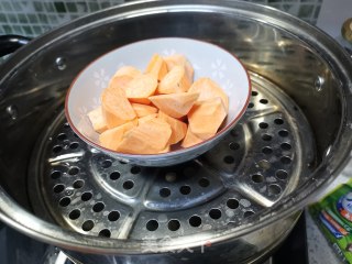 桂花红薯泥的做法步骤：2