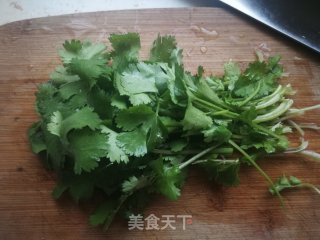 香菜拌人造肉的做法步骤：3