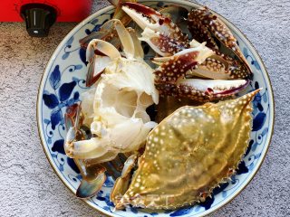 海鲜螃蟹粥的做法步骤：1