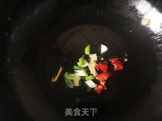 小白菜木耳炒虾滑的做法步骤：7