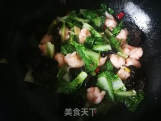 小白菜木耳炒虾滑的做法步骤：11