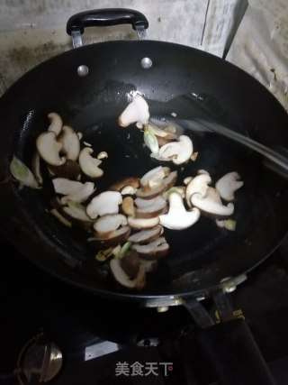 香菇黑白菜的做法步骤：3
