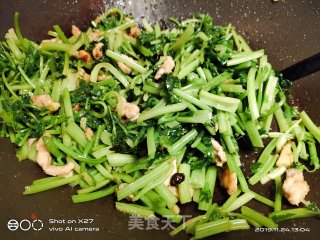 芹菜炒肉丝的做法步骤：8