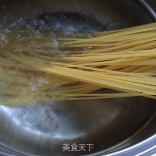 肉酱意面的做法步骤：4