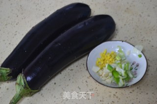家常烧茄子的做法步骤：1