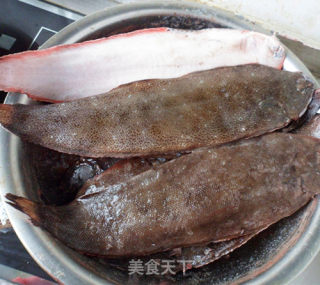红烧目鱼段的做法步骤：1