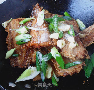 红烧目鱼段的做法步骤：6