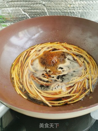 煎蛋酸汤面的做法步骤：3