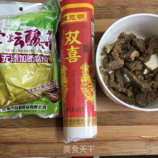 酸菜牛肉汤面的做法步骤：1