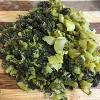酸菜牛肉汤面的做法步骤：2