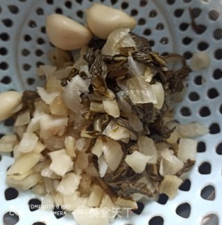 豆芽炒咸菜的做法步骤：2
