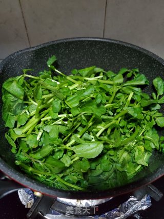 蒜蓉炒西洋菜的做法步骤：3
