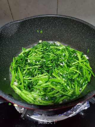 蒜蓉炒西洋菜的做法步骤：4